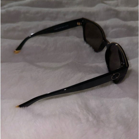 NWOT Tory Burch TY9042 Black with Gold Trim Sunglasses - Picture 4 of 7